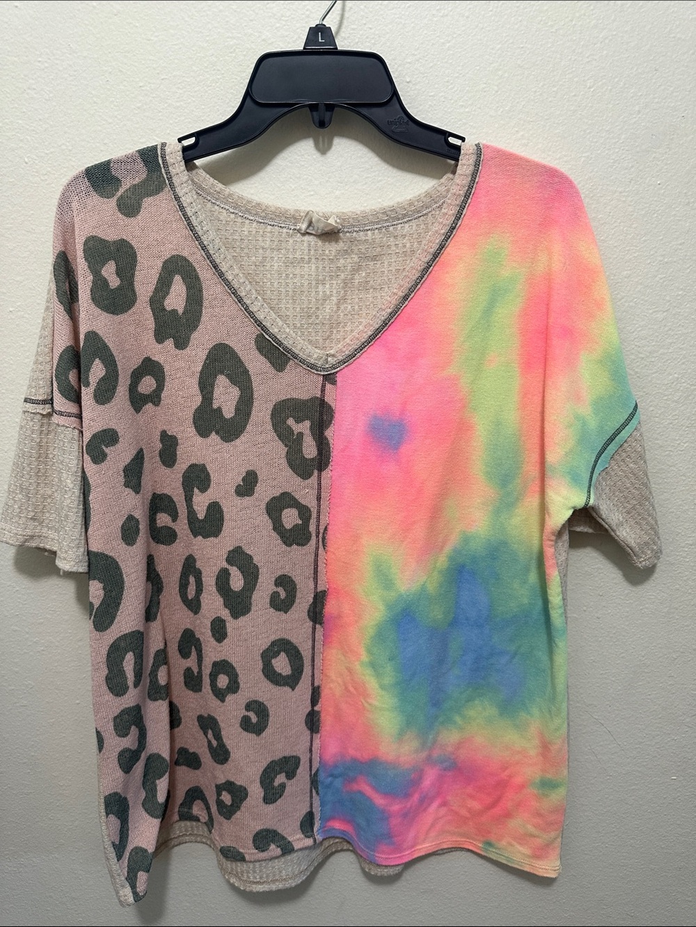 BiBi Split Leopard & Neon Tie-Dye V-Neck Top - Pink, Green, Blue